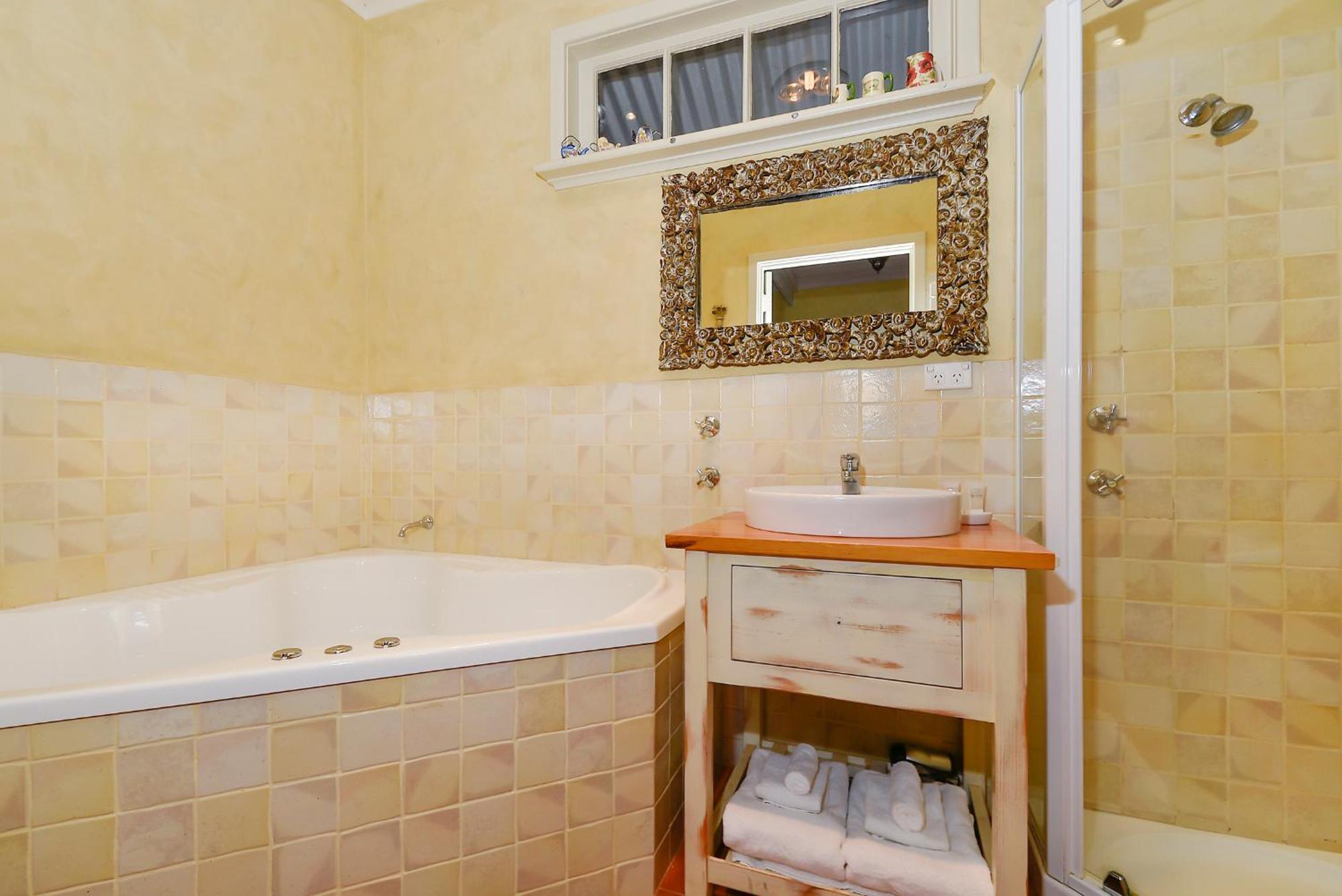 Ford House Bed & Breakfast บริดจ์ทาวน์ ภายนอก รูปภาพ