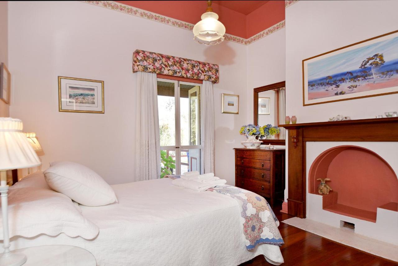 Ford House Bed & Breakfast บริดจ์ทาวน์ ภายนอก รูปภาพ