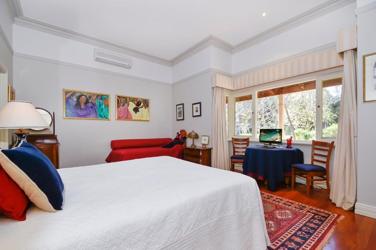 Ford House Bed & Breakfast บริดจ์ทาวน์ ภายนอก รูปภาพ