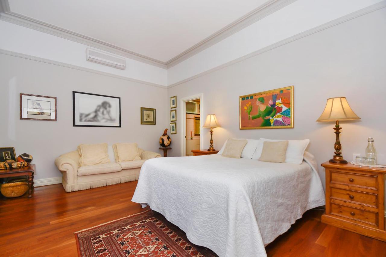 Ford House Bed & Breakfast บริดจ์ทาวน์ ภายนอก รูปภาพ